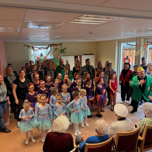 🎭❤️ Freude schenken verbindet!Die Karnevalsgesellschaft Knorrhalla aus Oberdürrbach durfte heute der Caritas... 🎭❤️ Freude schenken verbindet!Die Karnevalsgesellschaft Knorrhalla aus Oberdürrbach durfte heute der Caritas...