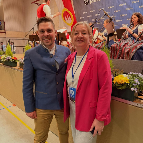 🗳️ 22. März – Stichwahl in Bergtheim! 💙🤍Nehmt euer Wahlrecht wahr und unterstützt Angelika Königer auf dem Weg zur... 🗳️ 22. März – Stichwahl in Bergtheim! 💙🤍Nehmt euer Wahlrecht wahr und unterstützt Angelika Königer auf dem Weg zur...